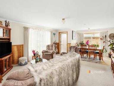Unit For Sale - TAS - Devonport - 7310 - Downsize or Invest  (Image 2)