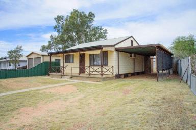 House For Sale - NSW - Lightning Ridge - 2834 - WELL POSITIONED FAMILY HOME  (Image 2)