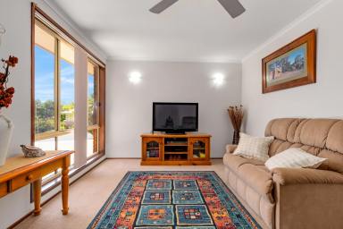 House For Sale - NSW - Sunshine Bay - 2536 - Immaculately Presented & Tastefully Updated Coastal Home (Image 2)