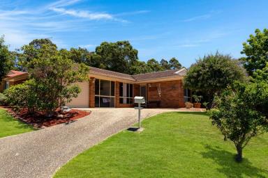 House For Sale - NSW - Sunshine Bay - 2536 - Immaculately Presented & Tastefully Updated Coastal Home (Image 2)