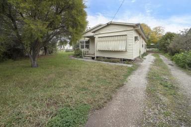 House For Sale - VIC - Swan Hill - 3585 - A Rare Gem with Limitless Potential in a Prime River Adjacent Location (Image 2)