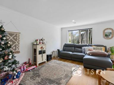 Townhouse For Sale - VIC - Quarry Hill - 3550 - Sleek, stylish and spacious townhouse  (Image 2)