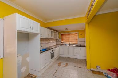 House For Sale - VIC - Walpeup - 3507 - Roll up your sleeves to reap the rewards!  (Image 2)