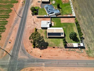 House For Sale - VIC - Nichols Point - 3501 - COLLEGE LEASE LAND (Image 2)