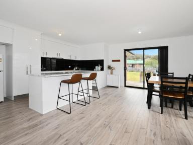 House For Sale - TAS - New Norfolk - 7140 - Modern Comfort in a Sought-After Location (Image 2)