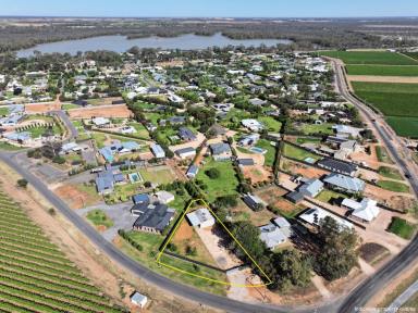 Residential Block For Sale - VIC - Nichols Point - 3501 - PRIME 2007SQM ALLOTMENT IN SOUGHT-AFTER NICHOLS POINT  (Image 2)