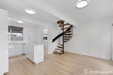 Unit For Sale - QLD - Mackay - 4740 - Stylish 2-Bedroom, Fully Refurbished & Close to the City!  (Image 2)