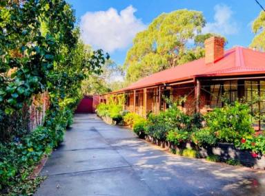House For Sale - VIC - Rosebud - 3939 - The perfect family home or Mornington Peninsula Retreat (Image 2)