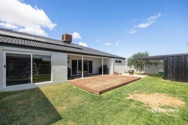 House For Lease - VIC - Echuca - 3564 - The Ultimate In Stylish Living  (Image 2)