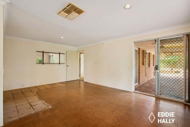House For Sale - WA - Yangebup - 6164 - Good Bones!  (Image 2)