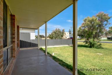 House For Sale - WA - Lancelin - 6044 - Coastal Charm with Space, Sunshine & That Holiday Feeling (Image 2)