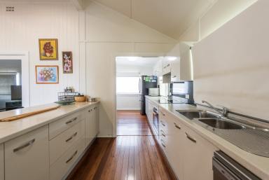 House For Lease - NSW - Grafton - 2460 - EXECUTIVE RIVERFRONT RENTAL (Image 2)