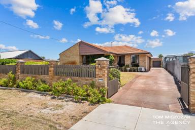 House For Sale - WA - East Cannington - 6107 - 1010sqm R40 Zoned, 4 Home Site with Quality Home (Image 2)