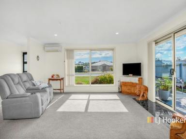 Unit Leased - TAS - Latrobe - 7307 - Neat Unit in Latrobe  (Image 2)