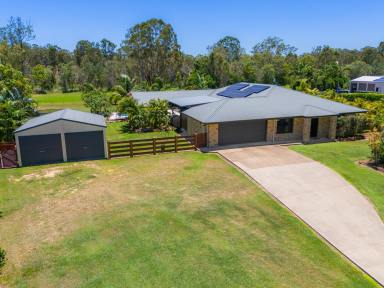 House For Sale - QLD - Benaraby - 4680 - BIG FAMILY LIVING AT 38 SWAGMAN - 5 BEDROOMS, 2 LIVING AREAS, SHED, POOL & IMPRESSIVE KITCHEN!  (Image 2)