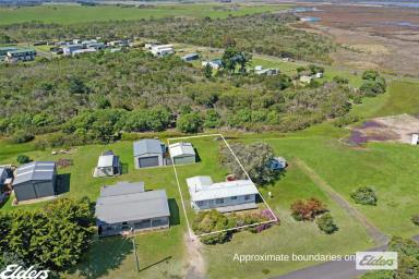 House For Sale - VIC - McLoughlins Beach - 3874 - "AFFORDABLE COASTAL WEEKENDER" (Image 2)