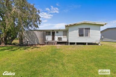 House For Sale - VIC - McLoughlins Beach - 3874 - "AFFORDABLE COASTAL WEEKENDER" (Image 2)