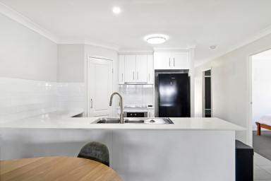 Unit For Lease - QLD - Glenvale - 4350 - Modern 3-Bedroom, 2-Bath Home with Open-Plan Living & Private Courtyard in Glenvale (Image 2)