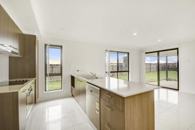 Unit Leased - QLD - Cambooya - 4358 - Country Living, Modern Luxuries!  (Image 2)
