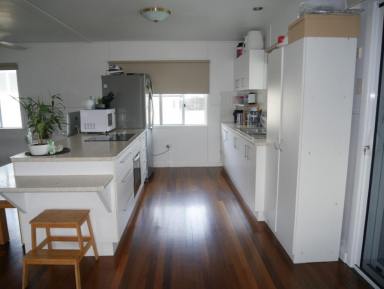 House For Lease - QLD - Forrest Beach - 4850 - ABSOLUTE BEACH FRONT HOME...THIS VIEW COULD BE YOURS ! (Image 2)