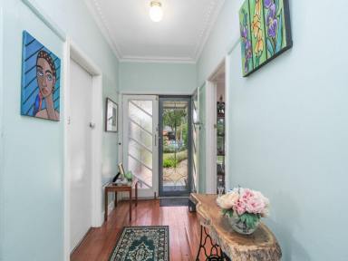 House For Sale - VIC - East Bairnsdale - 3875 - FEELS LIKE HOME  (Image 2)