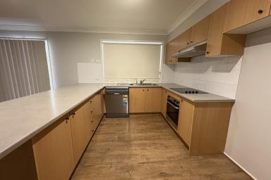 House For Lease - NSW - Glen Oak - 2320 - IMMACULATELY PRESENTED HOME ON 4.5 ACRES!!! (Image 2)