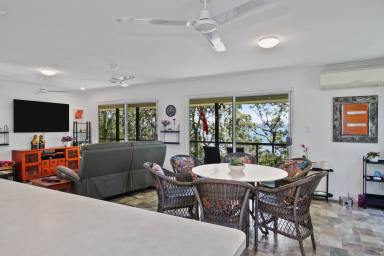 House For Sale - QLD - Macleay Island - 4184 - Uninterrupted Bay Views on Beelong (Image 2)