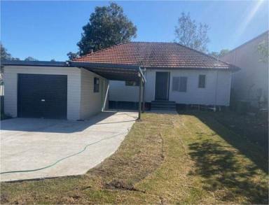 House For Lease - NSW - Toronto - 2283 - 3 Bedroom Waterfront Home (Image 2)