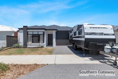 House For Sale - WA - Baldivis - 6171 - MODERN FAMILY LIVING IN THE HEART OF BALDIVIS  (Image 2)