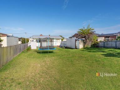 House For Lease - TAS - Devonport - 7310 - Perfectly Positioned  (Image 2)