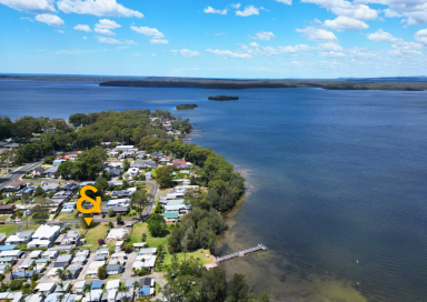 House For Sale - NSW - St Georges Basin - 2540 - Nan & Pop's Place (Image 2)