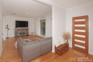 House For Lease - VIC - Horsham - 3400 - Updated 3-Bedroom Home  (Image 2)