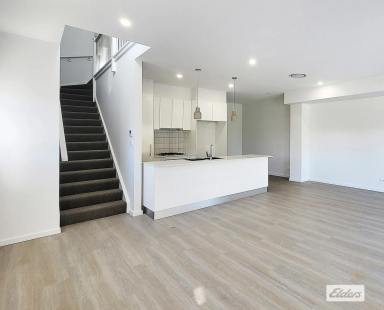 Townhouse For Lease - NSW - Albion Park - 2527 - Modern Freestanding Townhouse (Image 2)