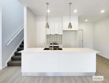 Townhouse For Lease - NSW - Albion Park - 2527 - Modern Freestanding Townhouse (Image 2)