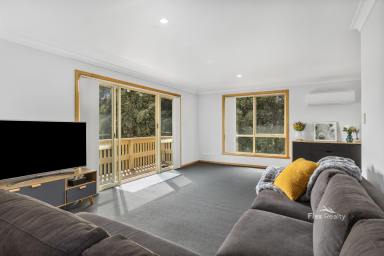 House For Lease - TAS - Romaine - 7320 - Charming 3-Bedroom Family Home (Image 2)