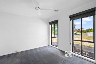 House For Sale - VIC - Strathfieldsaye - 3551 - Outstanding Family Living on a 1,070 sq metre allotment in a Premier Location (Image 2)