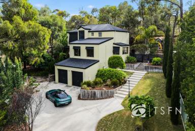 House For Sale - VIC - Spring Gully - 3550 - ELEVATED LUXURY HOME IN SPRING GULLY (Image 2)