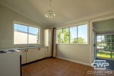 House Leased - NSW - Glen Innes - 2370 - COMFORTABLE FAMILY HOME  (Image 2)