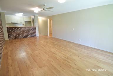 Unit For Sale - NSW - Inverell - 2360 - SUNNY, SPACIOUS, PERFECTLY POSITIONED (Image 2)