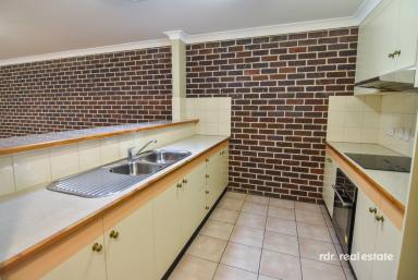 Unit For Sale - NSW - Inverell - 2360 - SUNNY, SPACIOUS, PERFECTLY POSITIONED (Image 2)