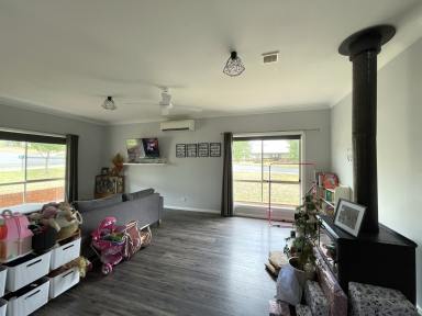 House For Sale - NSW - Gundagai - 2722 - Families, First Home Buyers & Investors (Image 2)