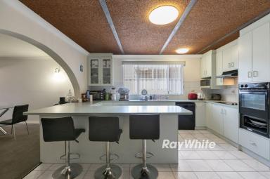 House For Sale - VIC - Mildura - 3500 - Buy both a home and a business in one freehold property!!  (Image 2)