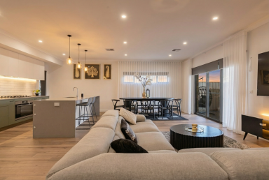 House For Sale - VIC - Mildura - 3500 - Grand Family Living with Modern Comfort in a Sought-After Location (Image 2)