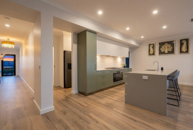 House For Sale - VIC - Mildura - 3500 - Grand Family Living with Modern Comfort in a Sought-After Location (Image 2)