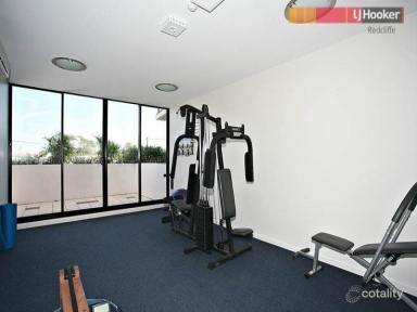 Unit For Lease - QLD - Margate - 4019 - Spacious Top-Floor 3-Bedroom Unit with Private Spa & Water Views (Image 2)