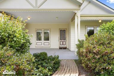 Townhouse For Sale - VIC - Yarram - 3971 - HIGH QUALITY TOWNHOUSE  (Image 2)