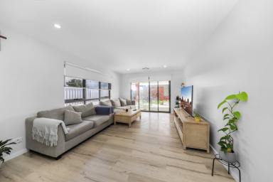 Villa For Sale - NSW - Tumut - 2720 - Modern Living close to CBD!  (Image 2)