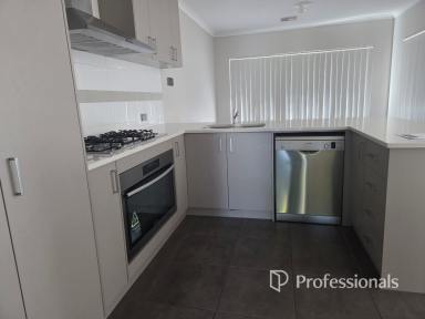 House For Lease - WA - Bunbury - 6230 - Family living close to beach and city (Image 2)