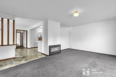 Unit For Sale - VIC - Cranbourne - 3977 - Exceptional Location - Walk to Everything! (Image 2)