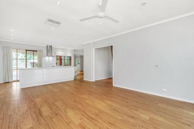 House For Sale - VIC - Mildura - 3500 - QUALITY BRICK VENEER HOME (Image 2)